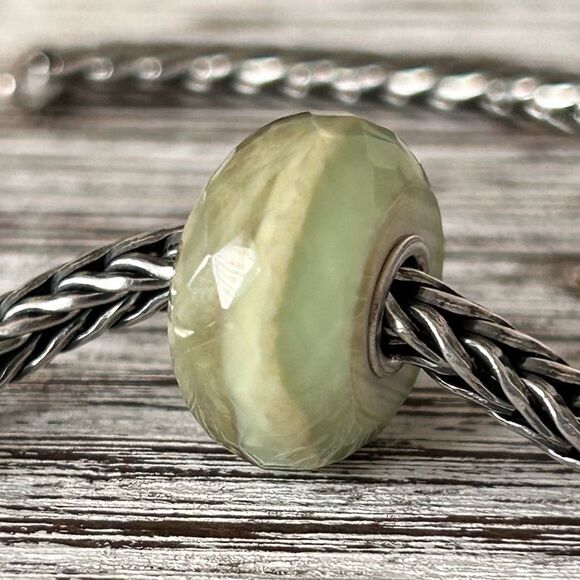 TROLLBEADS Moss Waterstone Facet LAA 925S NEW! Carpe Diem, Pale Green & Cream - Picture 1 of 11